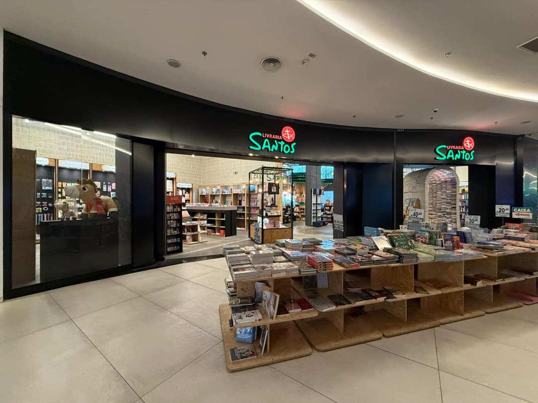 Livraria Santos inaugura expansão com 310 m²